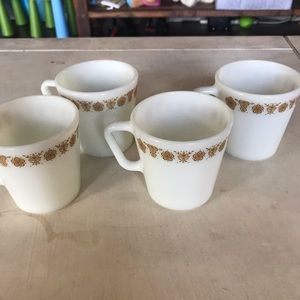 Vintage Pyrex mug set